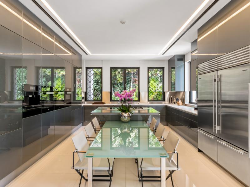 8 Bedrooms Villa for sale in Marbella Golden Mile Marbella , Marbella 