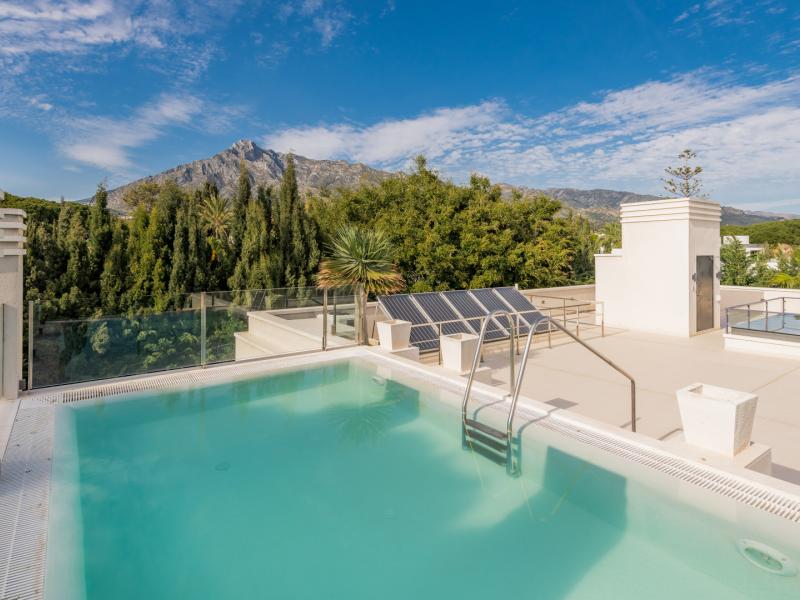 8 Bedrooms Villa for sale in Marbella Golden Mile Marbella , Marbella 