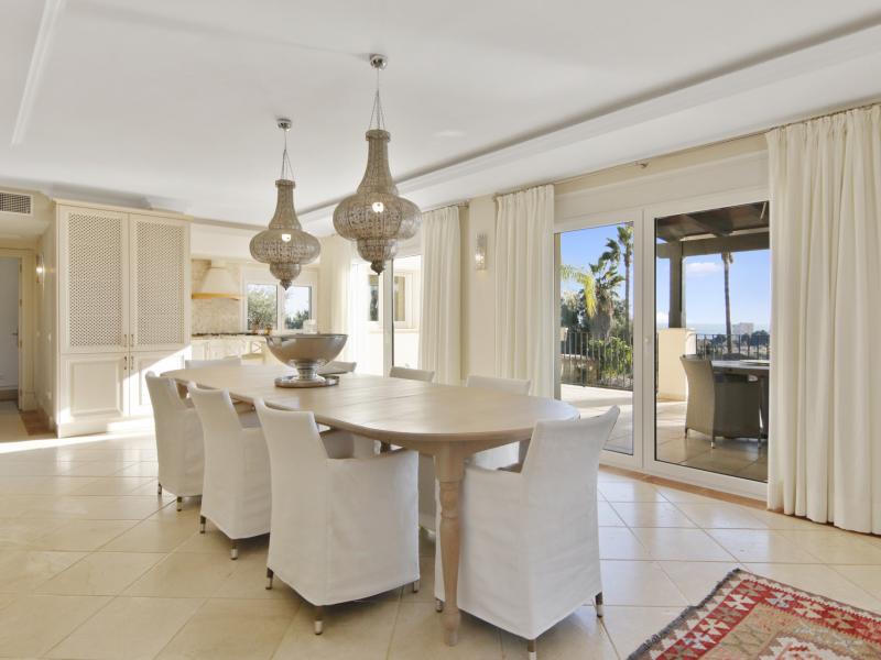 4 Bedroom Villa for sale in Estepona East Estepona , Estepona 