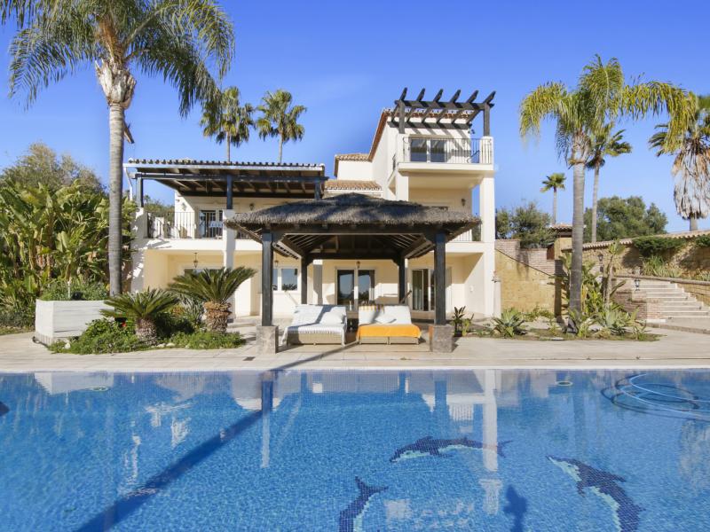 4 Bedroom Villa for sale in Estepona East Estepona , Estepona 