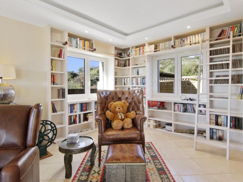 4 Bedroom Villa for sale in Estepona East Estepona , Estepona 