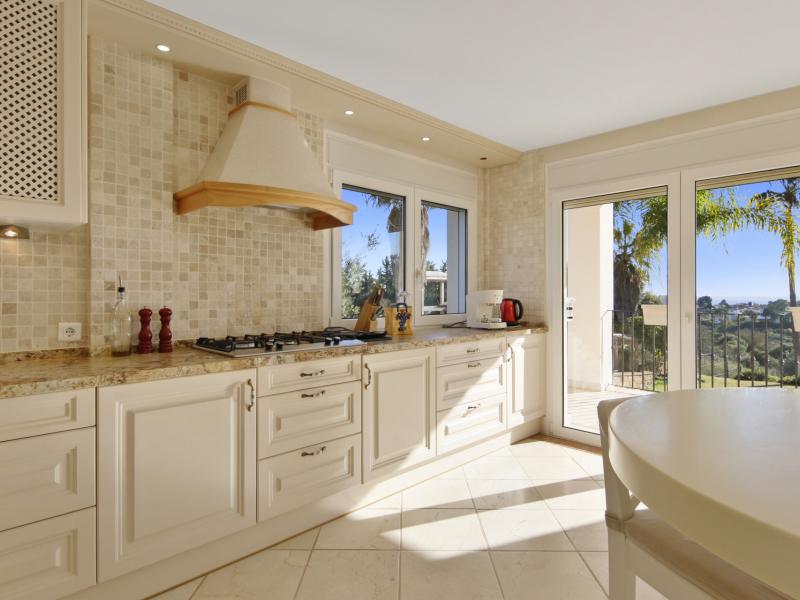 4 Bedroom Villa for sale in Estepona East Estepona , Estepona 
