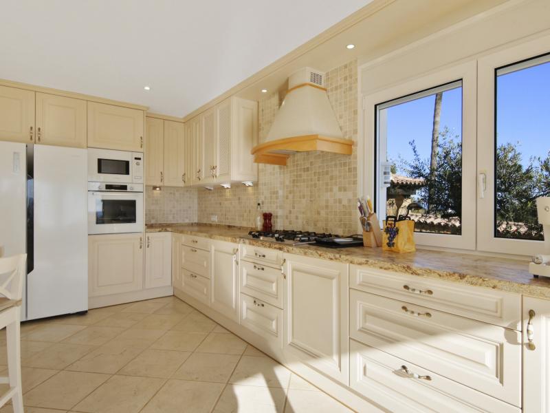 4 Bedroom Villa for sale in Estepona East Estepona , Estepona 