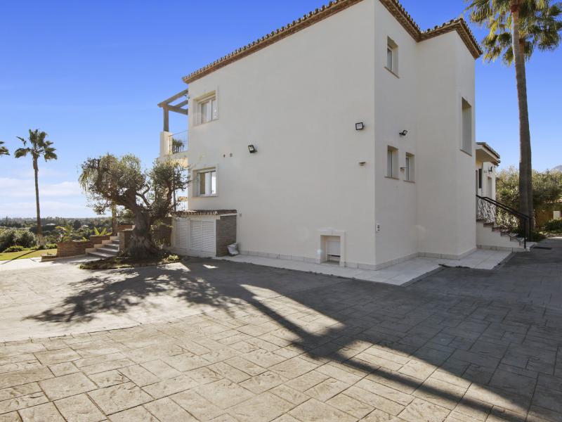 4 Bedroom Villa for sale in Estepona East Estepona , Estepona 