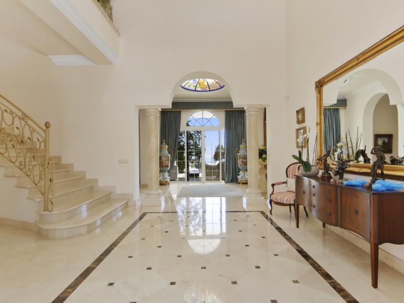 6 Bedroom Luxury Villa for Sale in La Zagaleta, Benahavís , La Zagaleta 