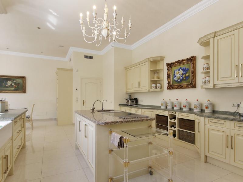 6 Bedroom Luxury Villa for Sale in La Zagaleta, Benahavís , La Zagaleta 