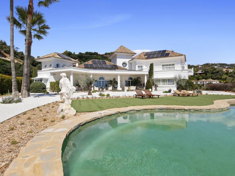 6 Bedroom Luxury Villa for Sale in La Zagaleta, Benahavís , La Zagaleta 