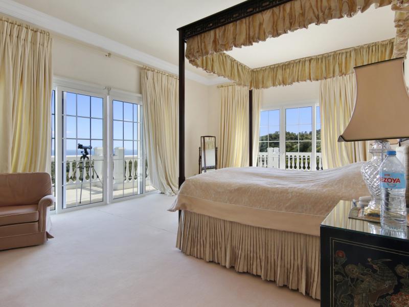 6 Bedroom Luxury Villa for Sale in La Zagaleta, Benahavís , La Zagaleta 