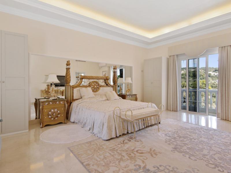 6 Bedroom Luxury Villa for Sale in La Zagaleta, Benahavís , La Zagaleta 