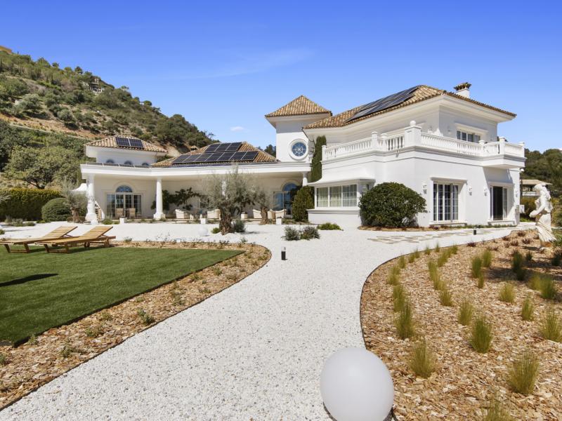 6 Bedroom Luxury Villa for Sale in La Zagaleta, Benahavís , La Zagaleta 