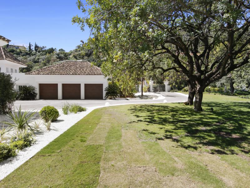 6 Bedroom Luxury Villa for Sale in La Zagaleta, Benahavís , La Zagaleta 