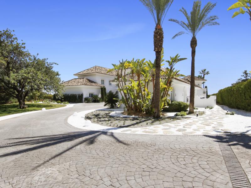 6 Bedroom Luxury Villa for Sale in La Zagaleta, Benahavís , La Zagaleta 
