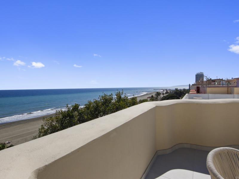 1 Bedroom Penthouse for sale in Estepona Town , Estepona 