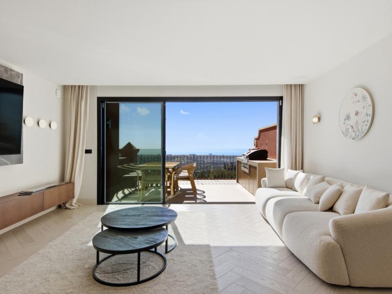 4 Bedrooms Duplex Penthouse for sale in Monte Halcones Benahavis , Benahavis 