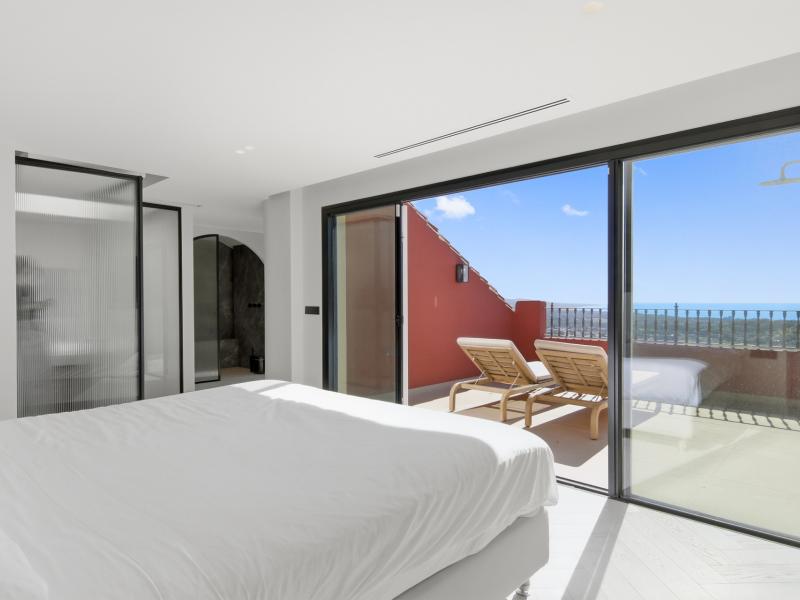 4 Bedrooms Duplex Penthouse for sale in Monte Halcones Benahavis , Benahavis 