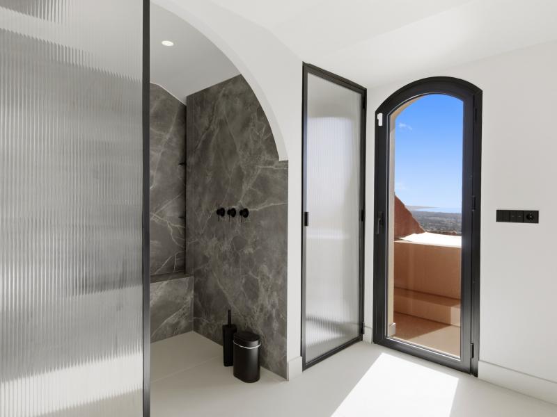 4 Bedrooms Duplex Penthouse for sale in Monte Halcones Benahavis , Benahavis 