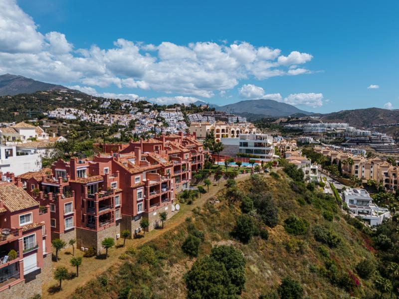 4 Bedrooms Duplex Penthouse for sale in Monte Halcones Benahavis , Benahavis 