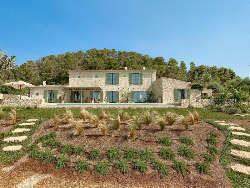 New-Build Finca with Vineyard & Guest House , Central 