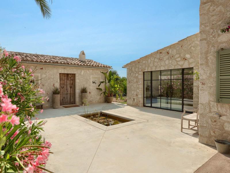 New-Build Finca with Vineyard & Guest House , Central 