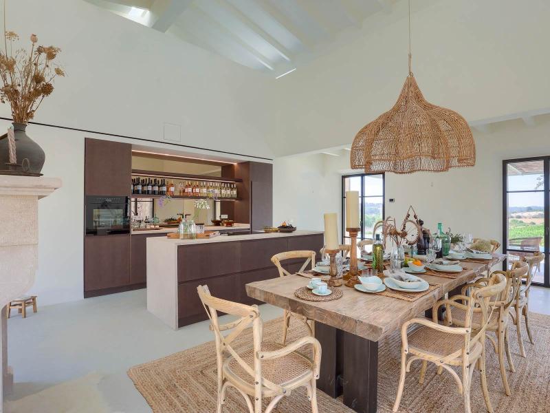 New-Build Finca with Vineyard & Guest House , Central 