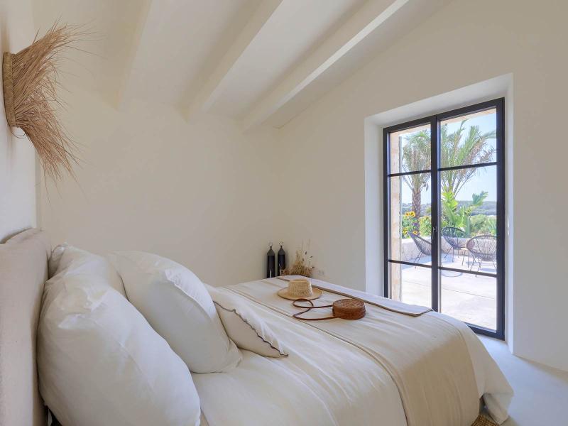New-Build Finca with Vineyard & Guest House , Central 