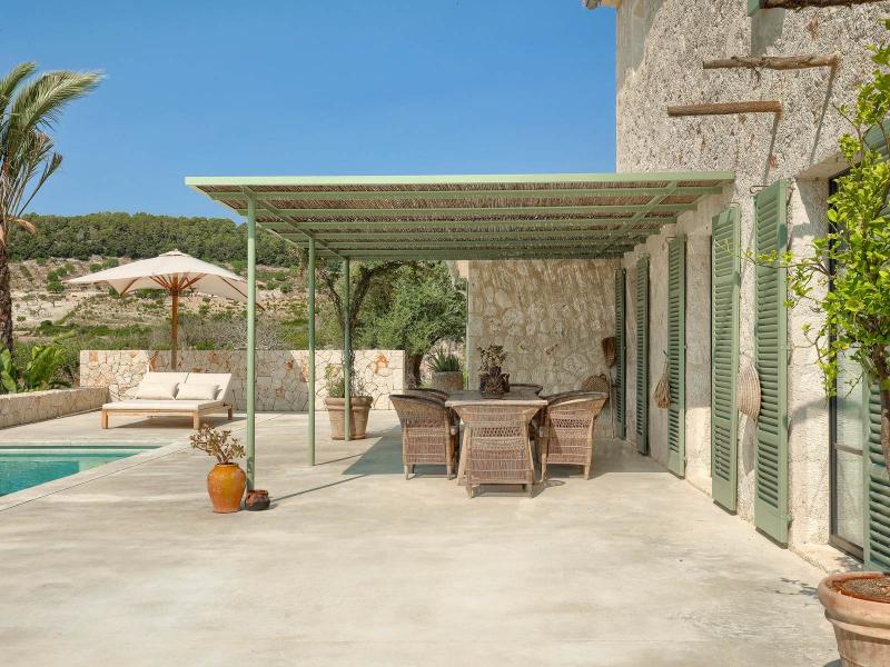 New-Build Finca with Vineyard & Guest House , Central 