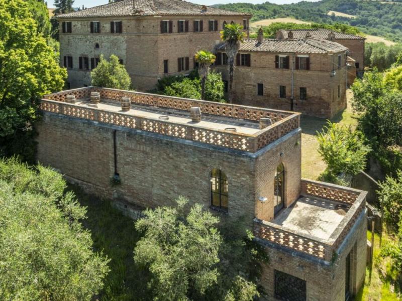 Historic Hamlet and Estate with Olive Grove for Sale in Buonconvento, Siena, Tuscany , Tuscany 