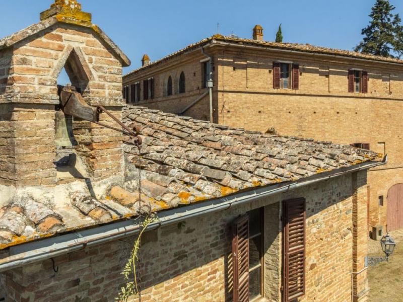 Historic Hamlet and Estate with Olive Grove for Sale in Buonconvento, Siena, Tuscany , Tuscany 