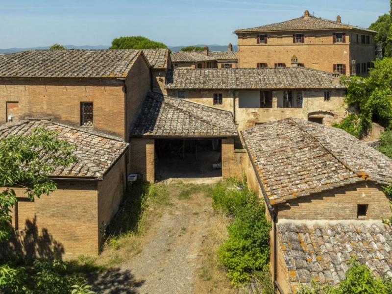 Historic Hamlet and Estate with Olive Grove for Sale in Buonconvento, Siena, Tuscany , Tuscany 