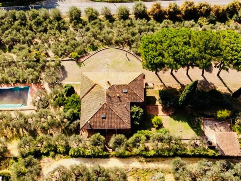 Restored Villa with Pool for Sale in Poggibonsi, Chianti, Tuscany , Tuscany 