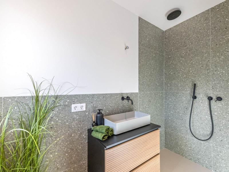 Contemporary 4-Bedroom Villa with Pool , 