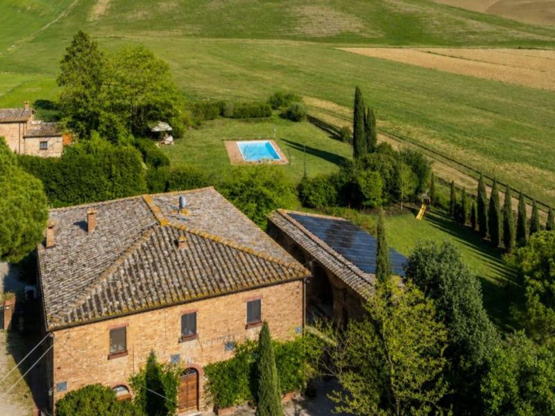 1750s Tuscan Villa with Heated Pool and Truffle Reserve – Siena, Tuscany , Tuscany 