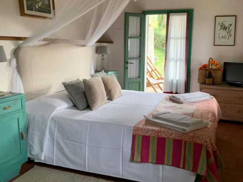 Estate with Winery and Historic Village for Sale in Greve in Chianti, Tuscany , Tuscany 