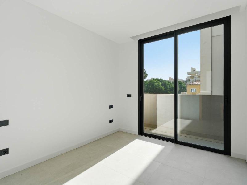 Contemporary Apartment for Sale in Mallorca with Spacious Private Terraces , Palma 