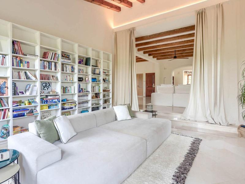 Private Villa with Guest Houses , 
