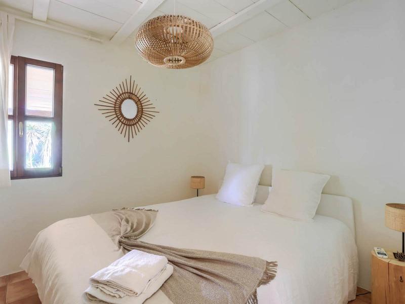 Private Villa with Guest Houses , 
