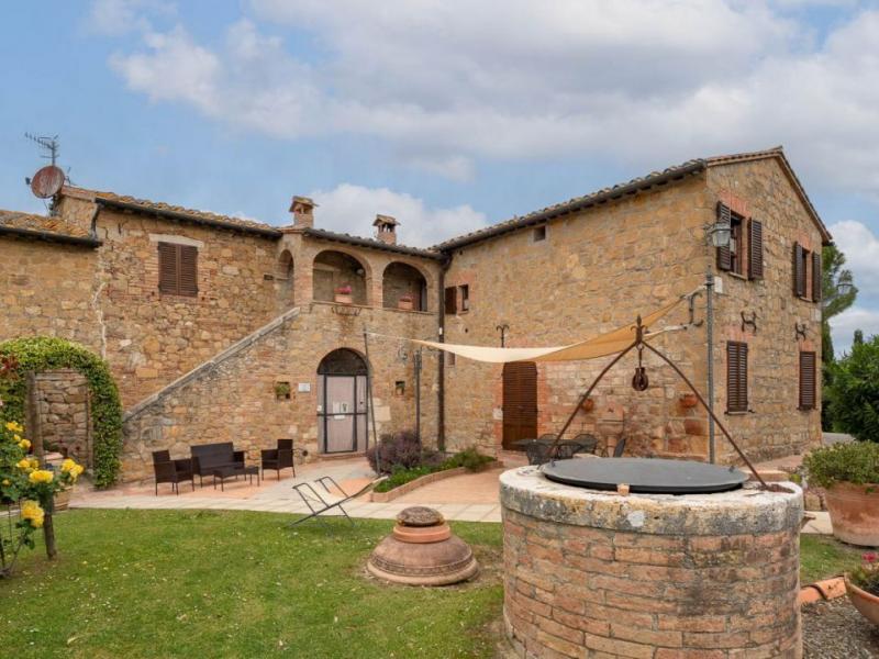Country House/Farmhouse for sale for sale in Siena - San Quirico d'Orcia , 