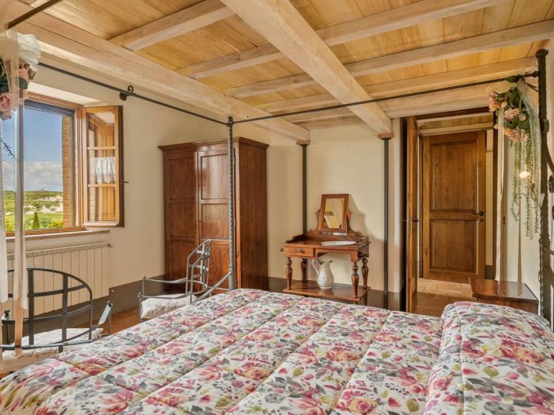 Country House/Farmhouse for sale for sale in Siena - San Quirico d'Orcia , 