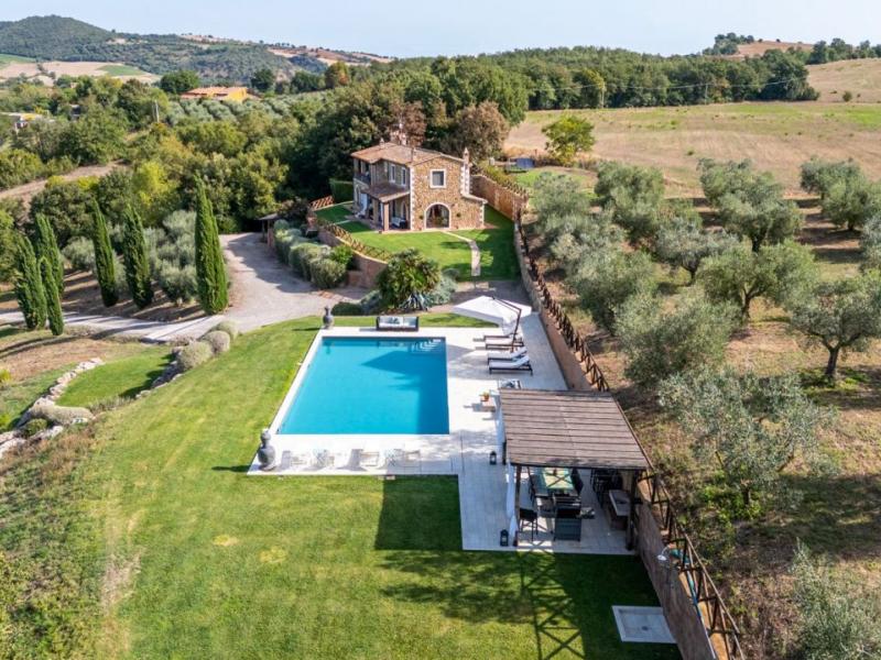 Farmhouse for sale in Grosseto , Tuscany 