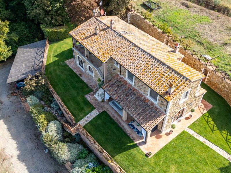 Farmhouse for sale in Grosseto , Tuscany 