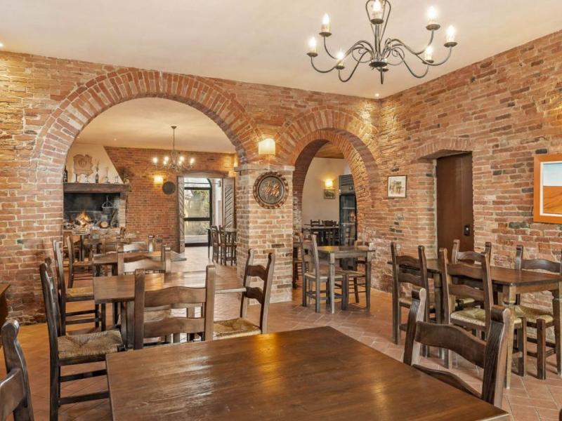 Classic DOCG Winery Estate with 1700s Country Houses – Montepulciano , Tuscany 