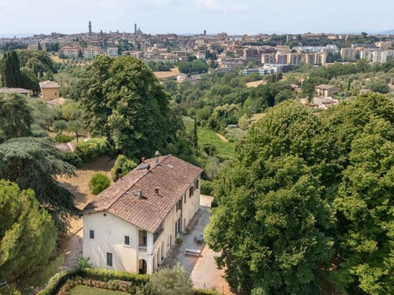 Villa for sale for sale in Siena , Tuscany 