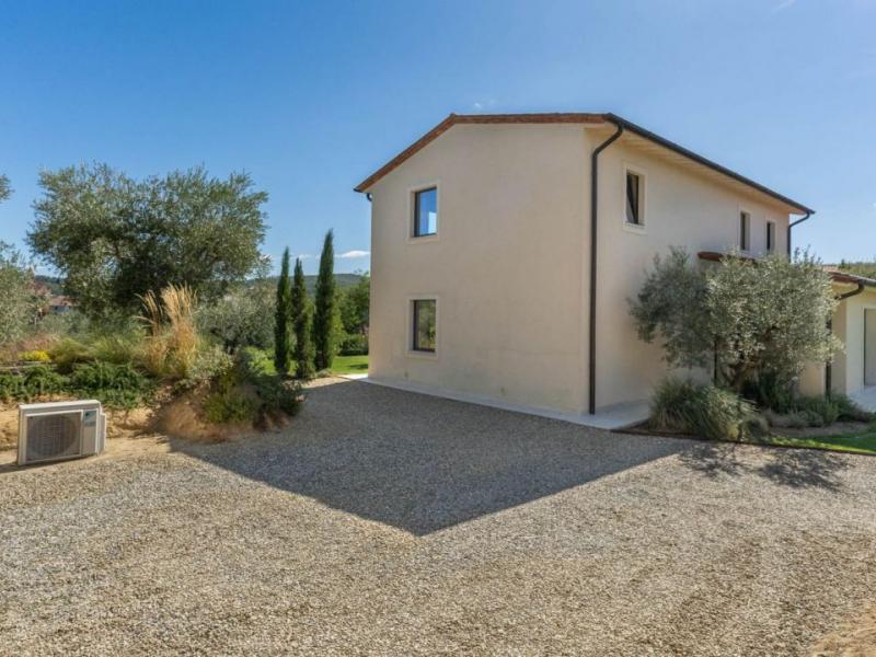 Villa for sale for sale in Siena - San Giovanni d'Asso , Tuscany 