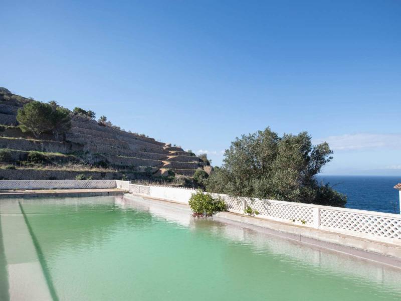 Luxury Seafront Villa for Sale in Banyalbufar – Mallorca , Bañalbufar 