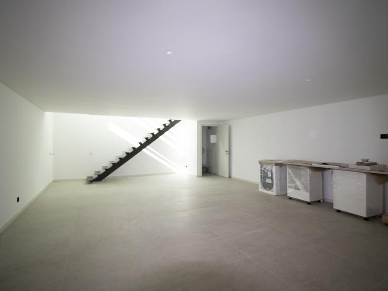 Newly Built 4-Bedroom Villa with Roof Terrace and Marina Views , Albufeira , Algarve 