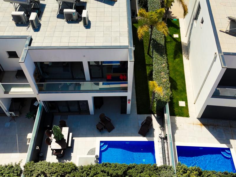 Modern 4-Bedroom Linked Villa Near Guia and Algoz, Central Algarve , Algarve 