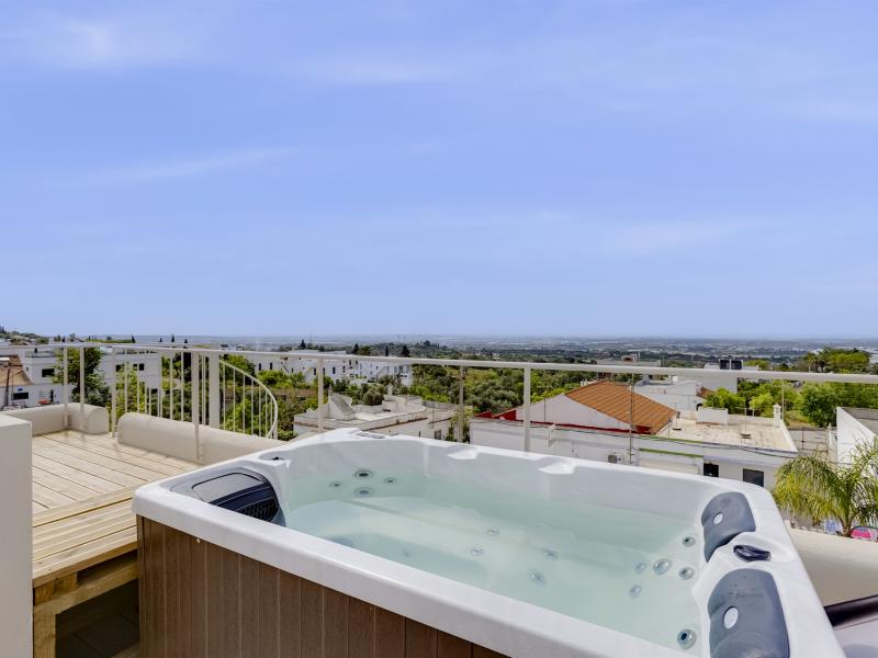 Newly Built Contemporary 3 Bedroom Villa with Sea Views for Sale , Santa Barbara De Nexe 