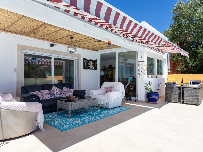 Single Story 4 Bedroom Villa with Large Plot near Paderne , Silves 