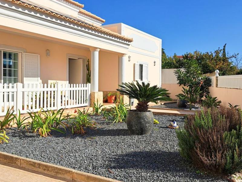 Sophisticated 4 bedroom villa for sale in Loule , Algarve , Loule 