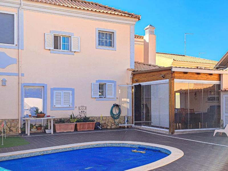 Sophisticated 4 bedroom villa for sale in Loule , Algarve , Loule 